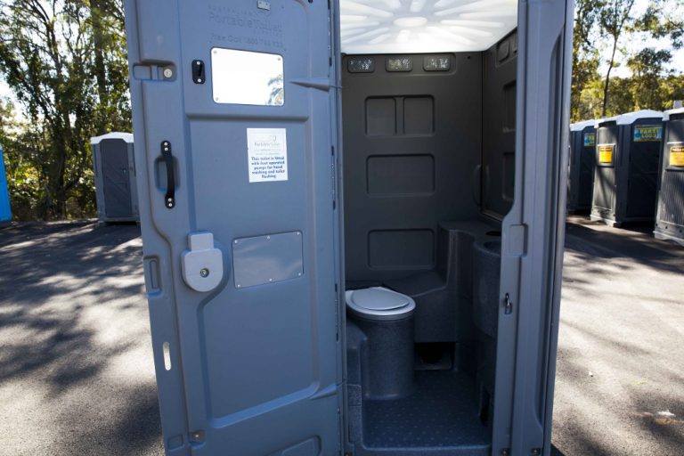 Toilet4 768x512
