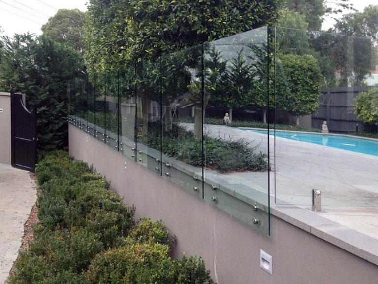 glass fence 768x576