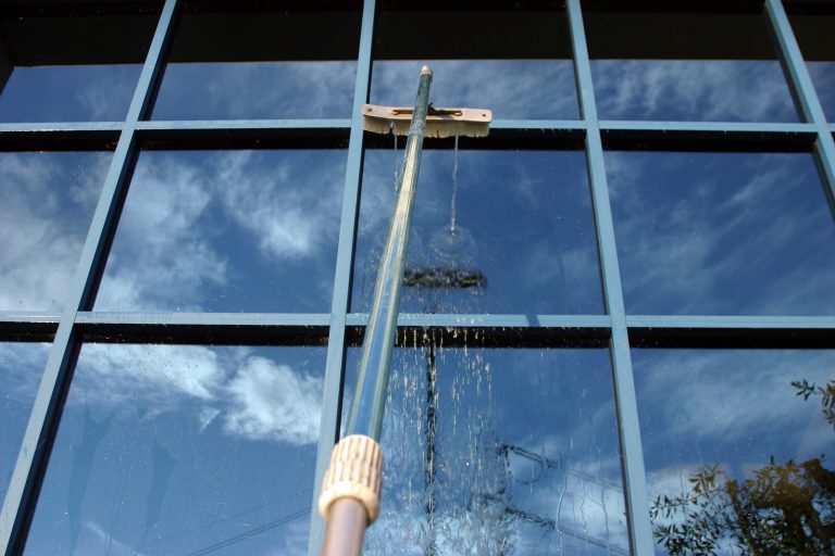 office window cleaning 768x512