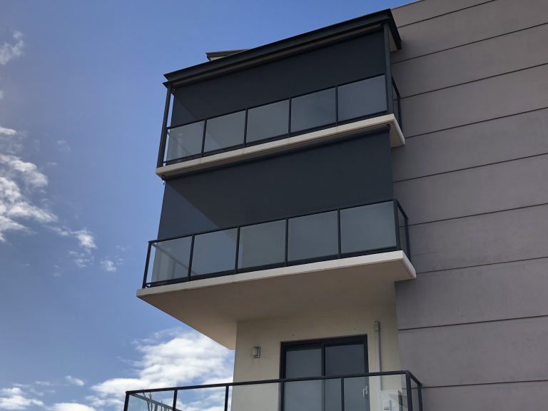 apartment straight drop crank blinds 768x576