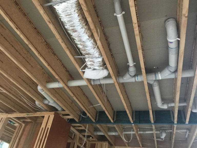 commercial plumbing gold coast 768x576
