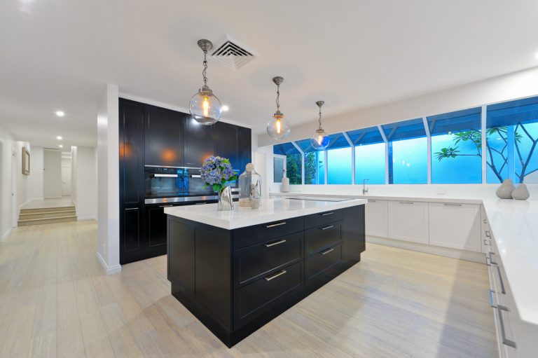 5699 Anchorage Kitchen 5 small 768x511