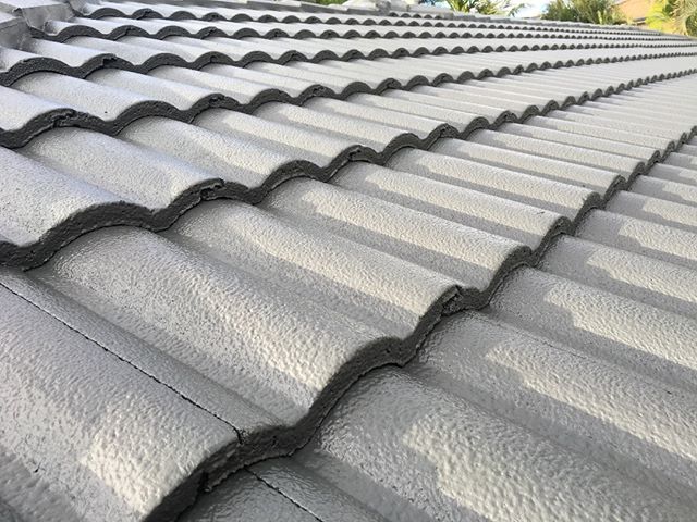 Dulux Woodland Grey roof