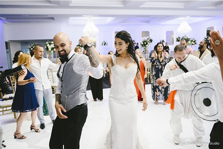 Wedding Photographer in Melbourne 768x512