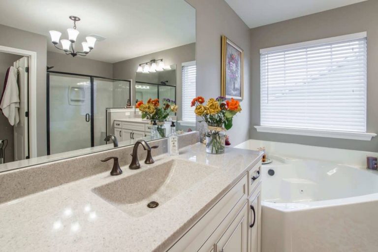 apartment architecture bathroom 1504020 768x512