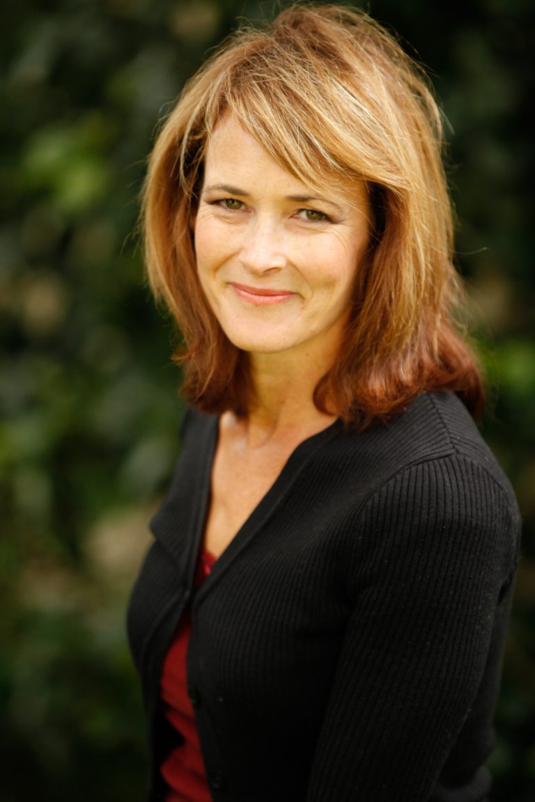 catherine macinnes 768x1152