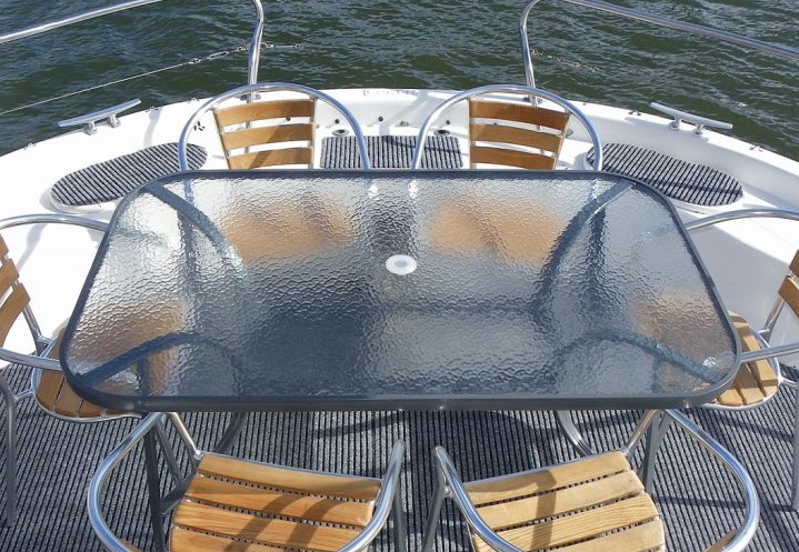 houseboat