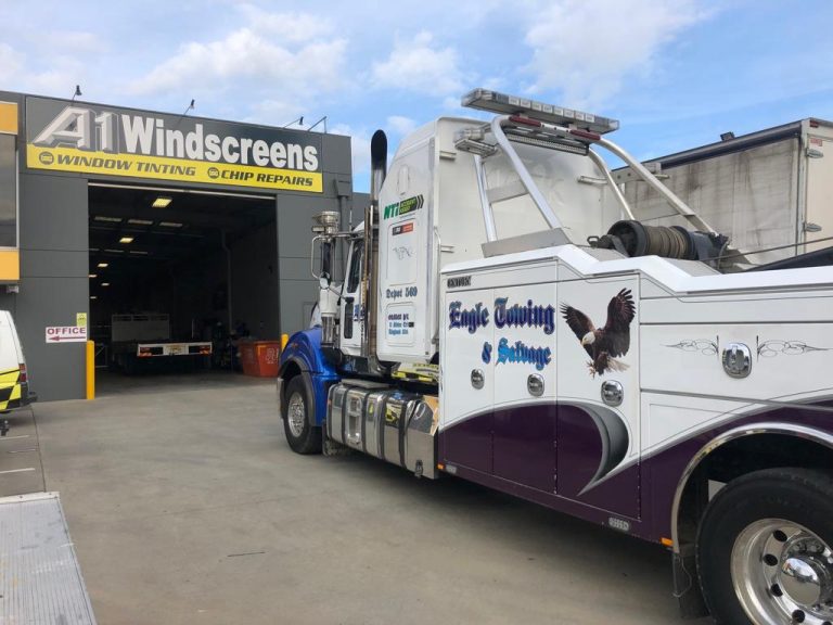 truck windscreen replacement 768x576