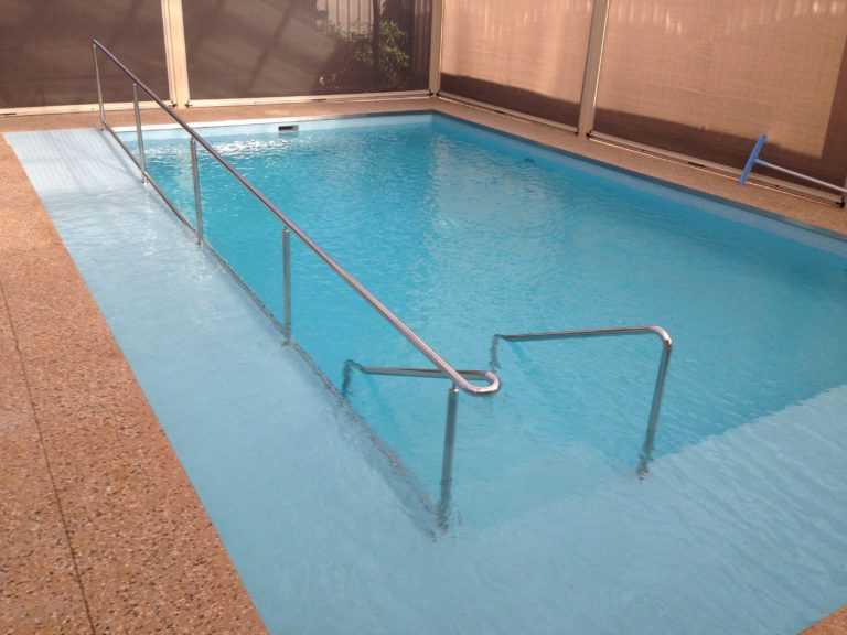 Glandor pool with ramp8 768x576