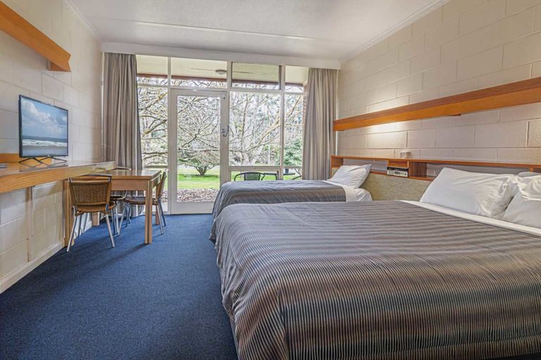 moe parklands motel twin room 1 768x512