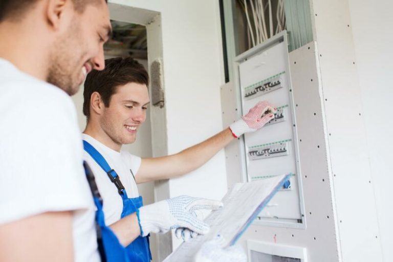 commercial electricians brisbane 768x512