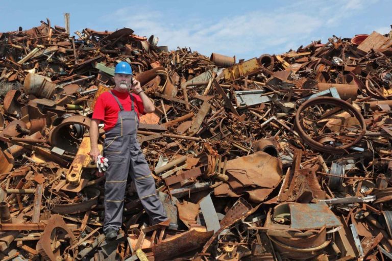 metal recycling collins 1024x683 1 768x512