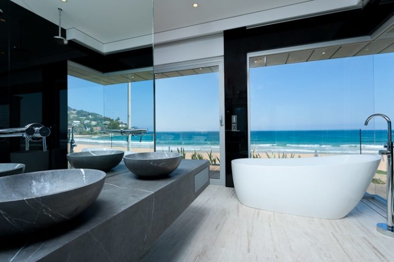 Bathroom Splashbacks 768x512
