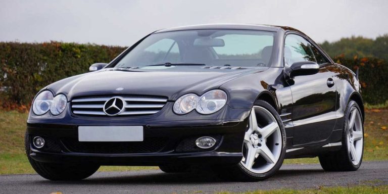 Mercedes Benz auto 768x384