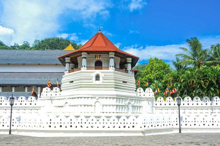 Sri Dalada Maligawa Temple of the Tooth Relic 768x512
