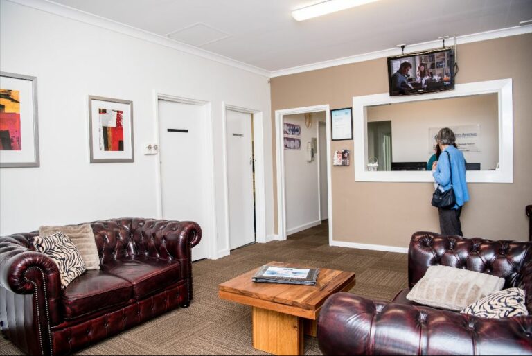 Ashton Avenue dental clinic inside 768x514