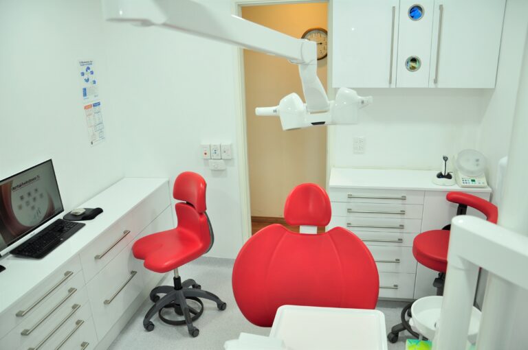 Epsom Dental Care dentist Belmont Dental Checkup Room 768x510