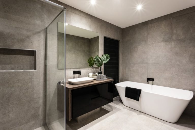 Irregular Shape Bathrooms 768x512