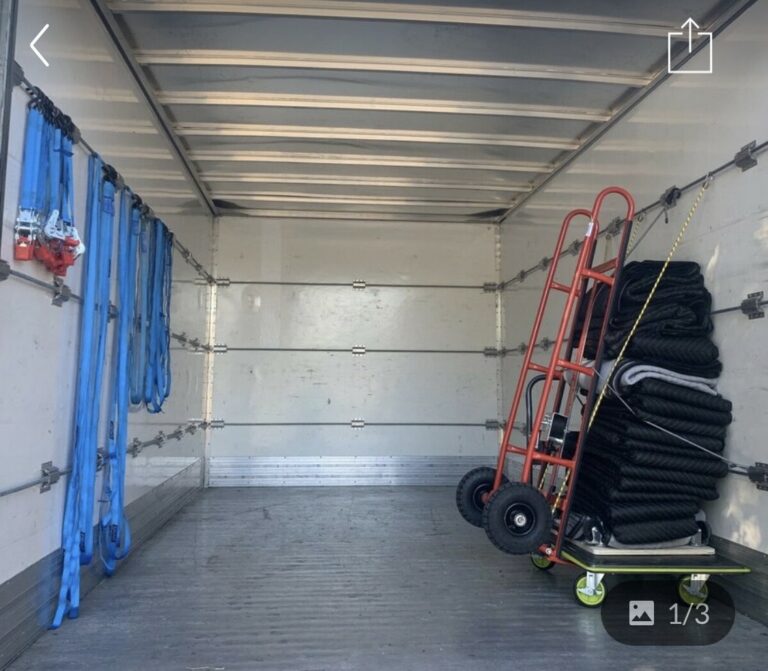 Kroos Rent Removals Truck with Equipments Straps Ties 768x671