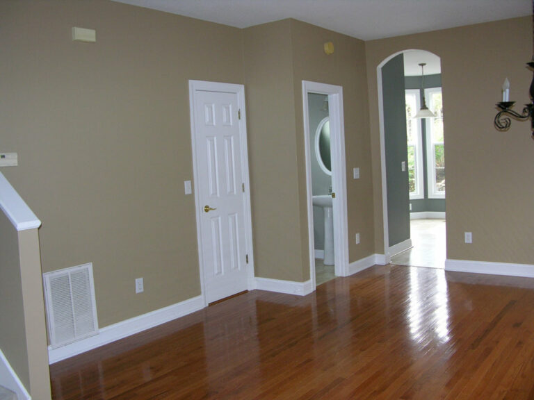 residential house painting contractors 768x576