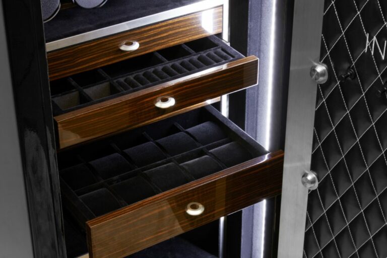 DS 4Z Black DRAWERS 768x512