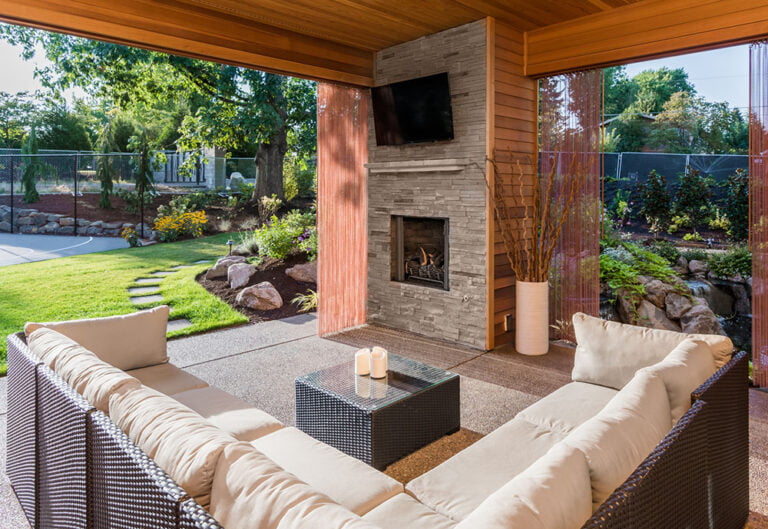 backyard landscape fireplace 768x529
