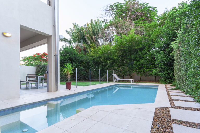 landscape with pool 768x512