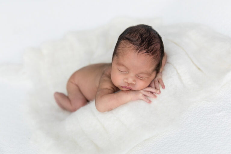Apolonia Photographie Newborn Photography 1 768x512
