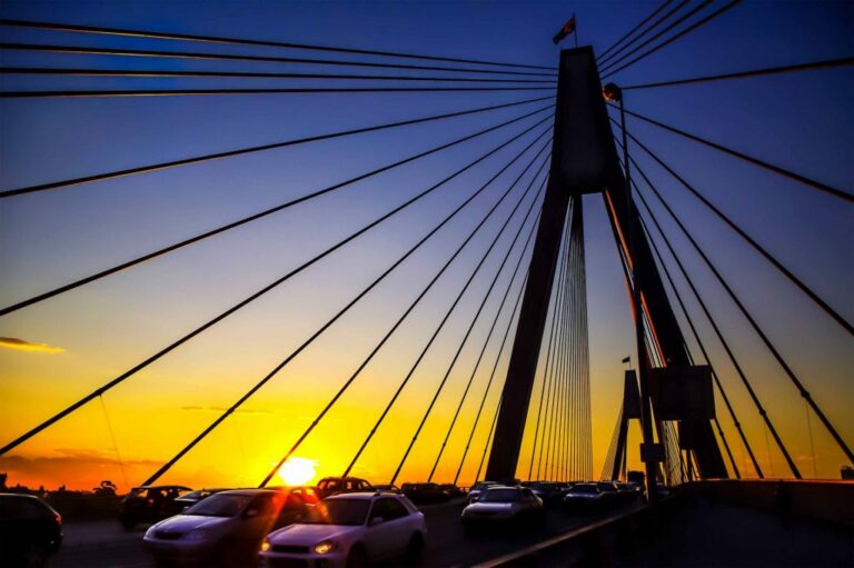 Bridge shutterstock 188185439 1024x681 1 768x511