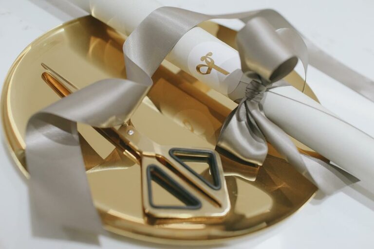 tailor made gifts from artisan flowers 668068 large 768x512