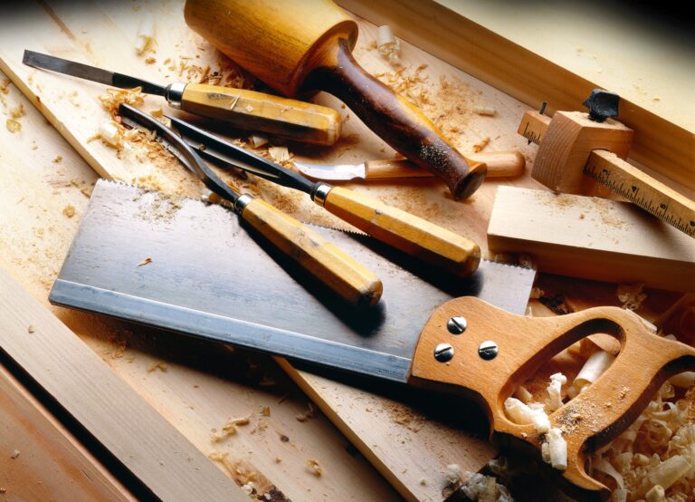 tools 2423826 1920 768x554
