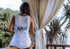 RAW PHOTO @