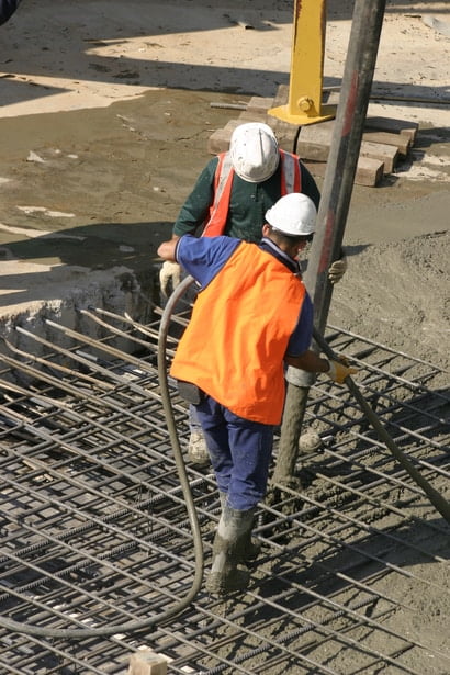 commnercial concrete pour with pump truck