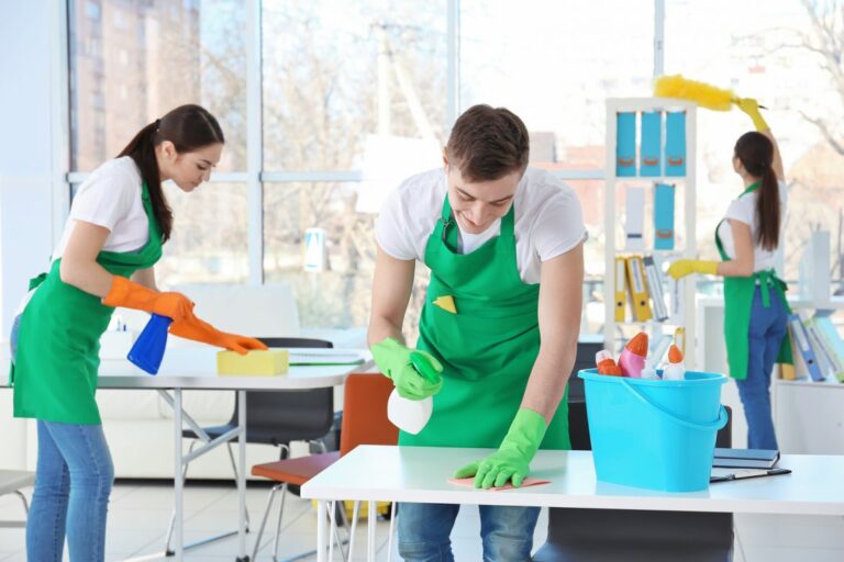 Cleaning service 768x512