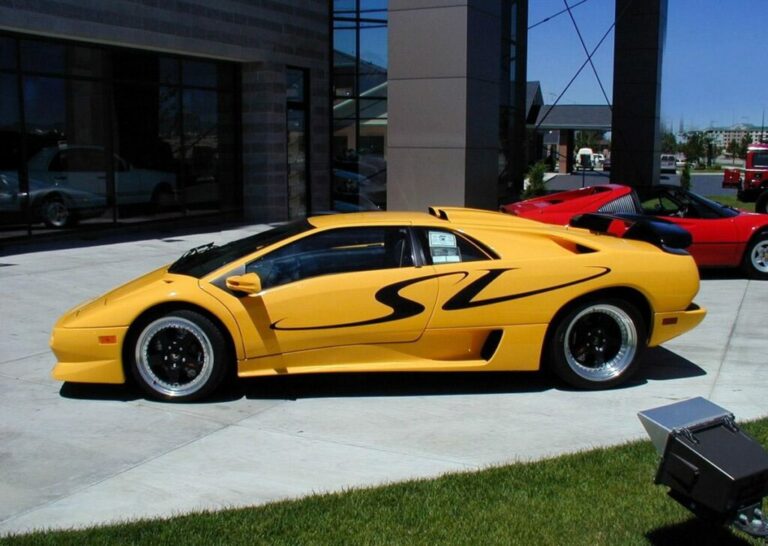 sportscar 768x546