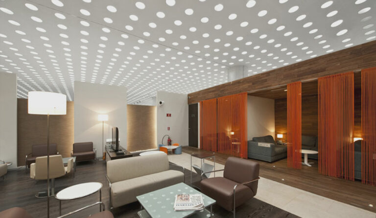 Commercial Electrician in Melbourne 768x445