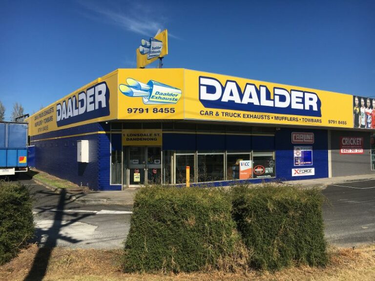 Daalder Exhausts front of shop 768x576