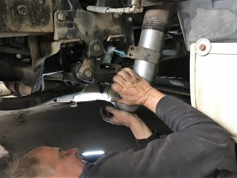 Fitting a custom truck exhaust 768x576