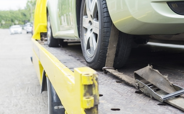 car transporter breakdown lorry during working using locked belt transport other green car 1150 6453