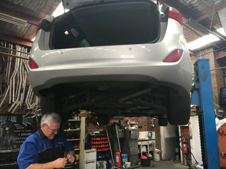 installing new towbar preparation  768x576