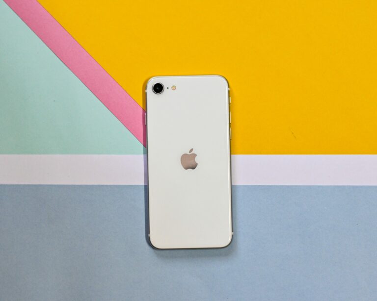 IPhone SE product shot 106862 pixahive 768x614