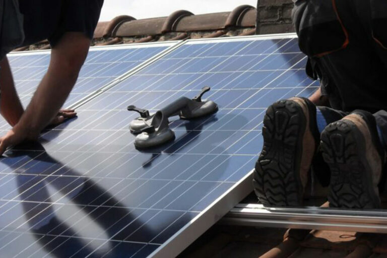 solar panel cleaning 768x512