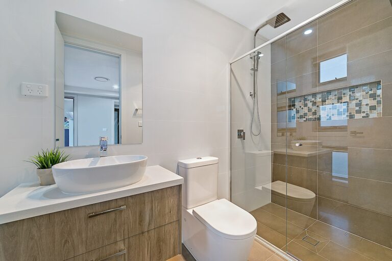 Bathroom 768x512