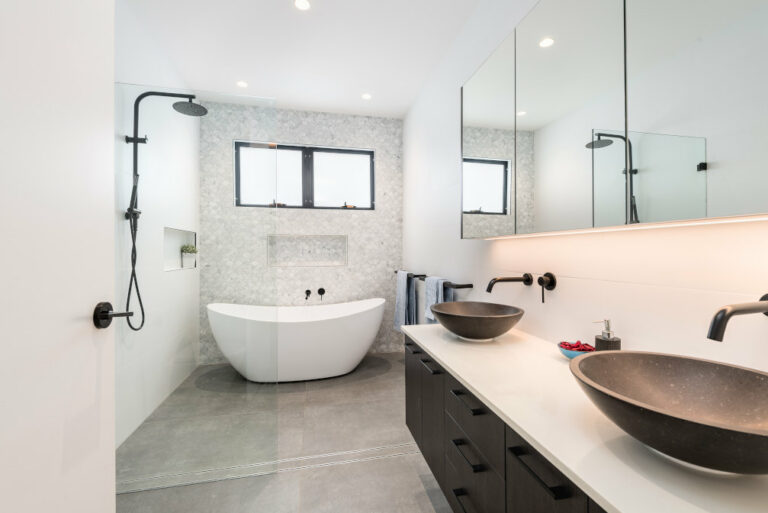 Luxury Bathroom Kew 768x513
