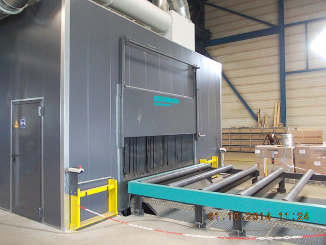 An additional slide at the inlet and outlet of the machine enables processing of variable material heights 674x506 1