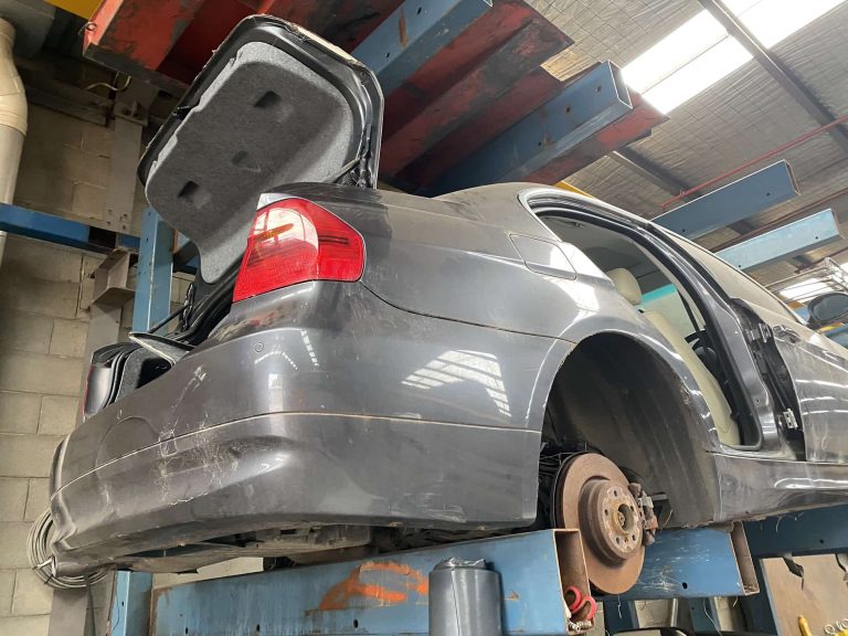 damaged car removed in dandenong 768x576