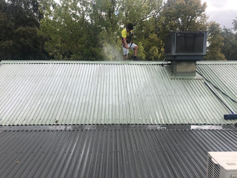 Anothr roof painting job done in Melbourne 768x576