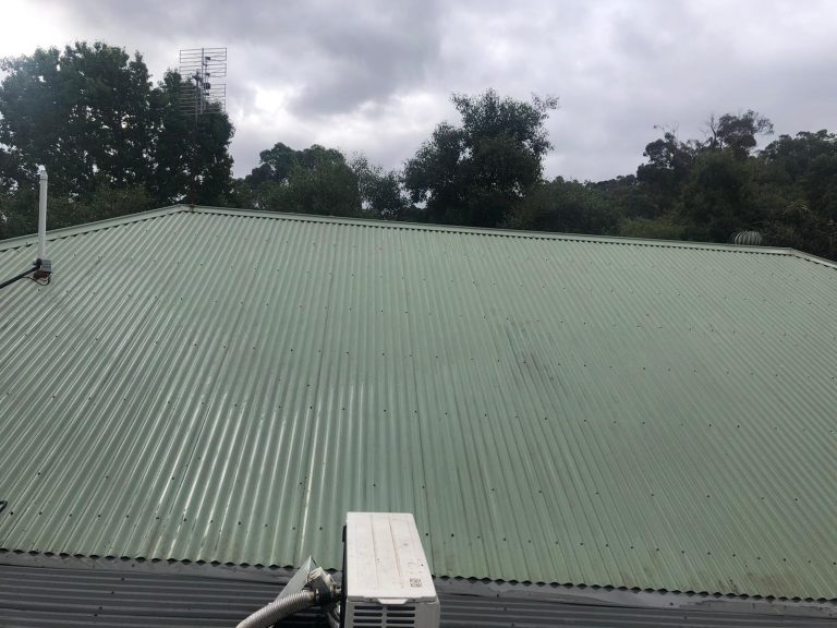 Roof painting job done in Melbourne 768x576