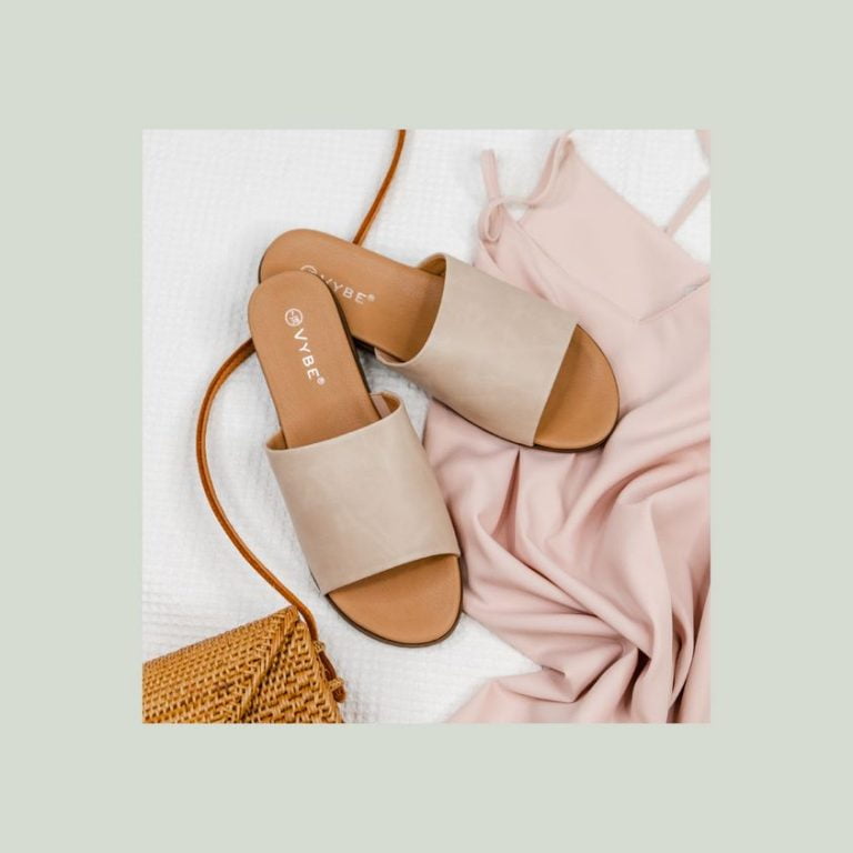 bring the summer vibes with classic slides 768x768