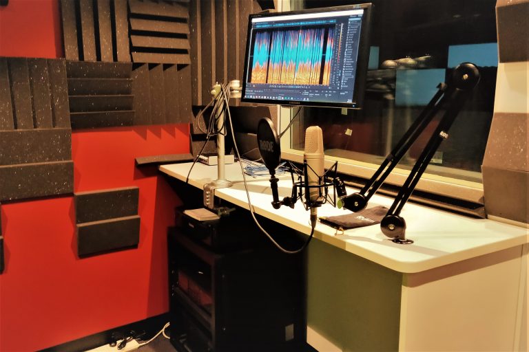 Booth 2 Mic and Screen Wide 768x512